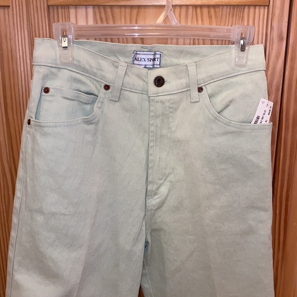 Beautiful LIGHT GREEN JEANS - Picture 10 of 11